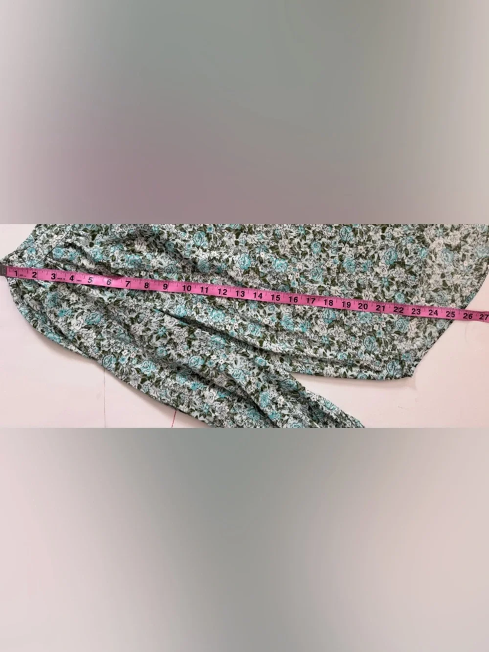 Lauren Conrad Flowy Floral Print Women's Blouse Size Medium - Picture 8 of 9